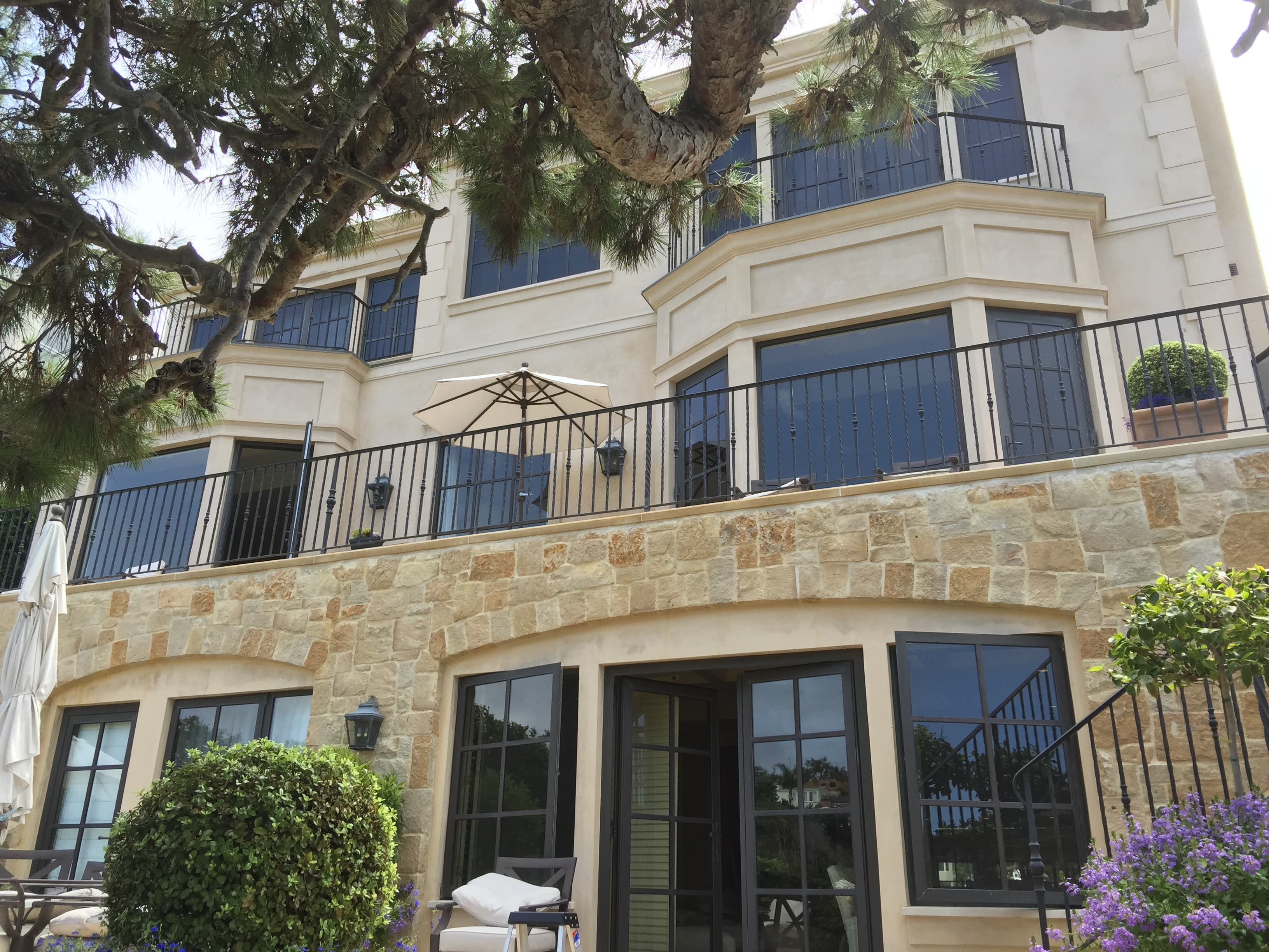 Window and door installation project photo 38